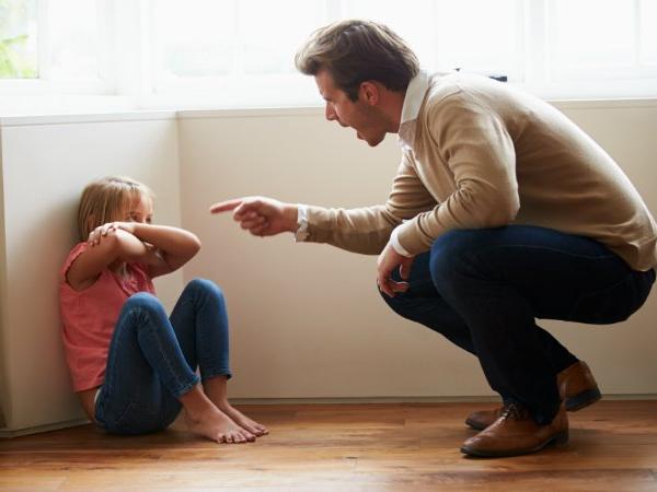 1539523120-Thinkstock<em>harsh</em>parenting_2