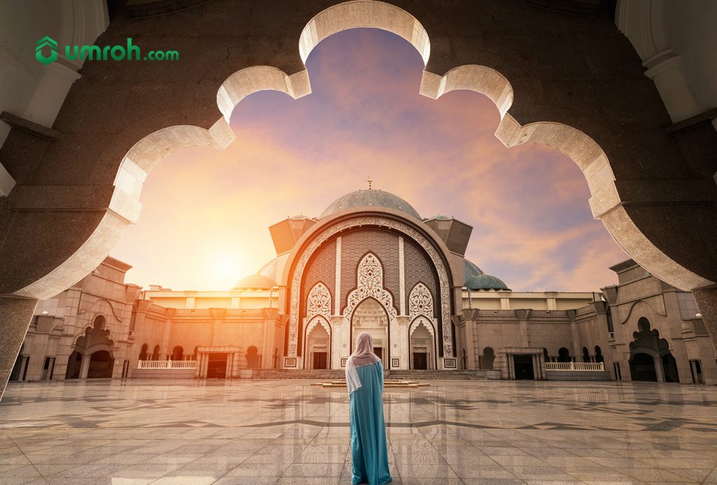 pemandangan masjid apung di jeddah