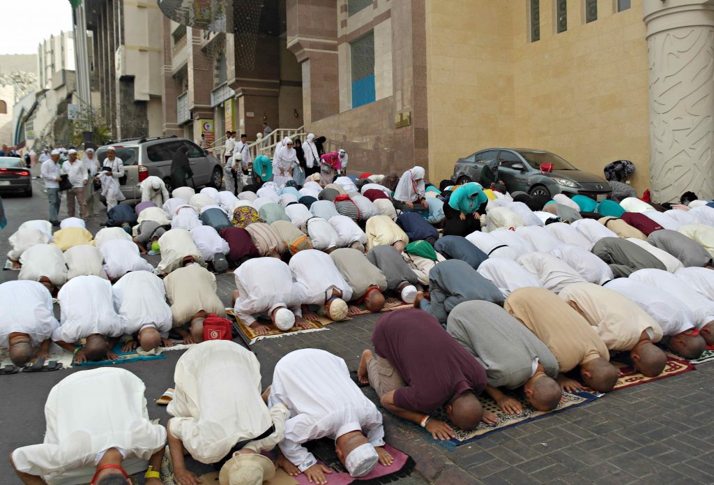 doa sholat jenazah (source shutterstock)