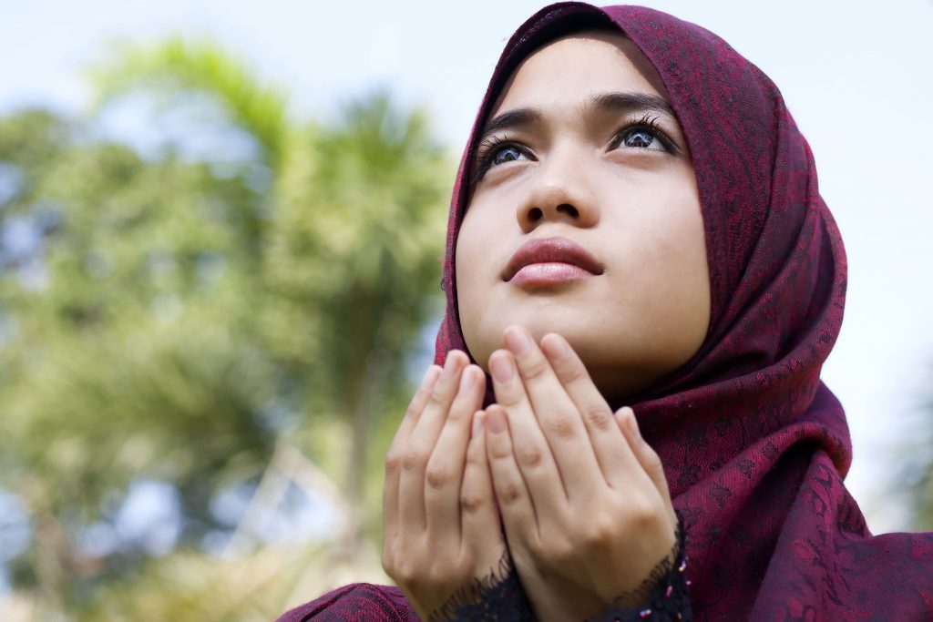 hijab pipi tirus