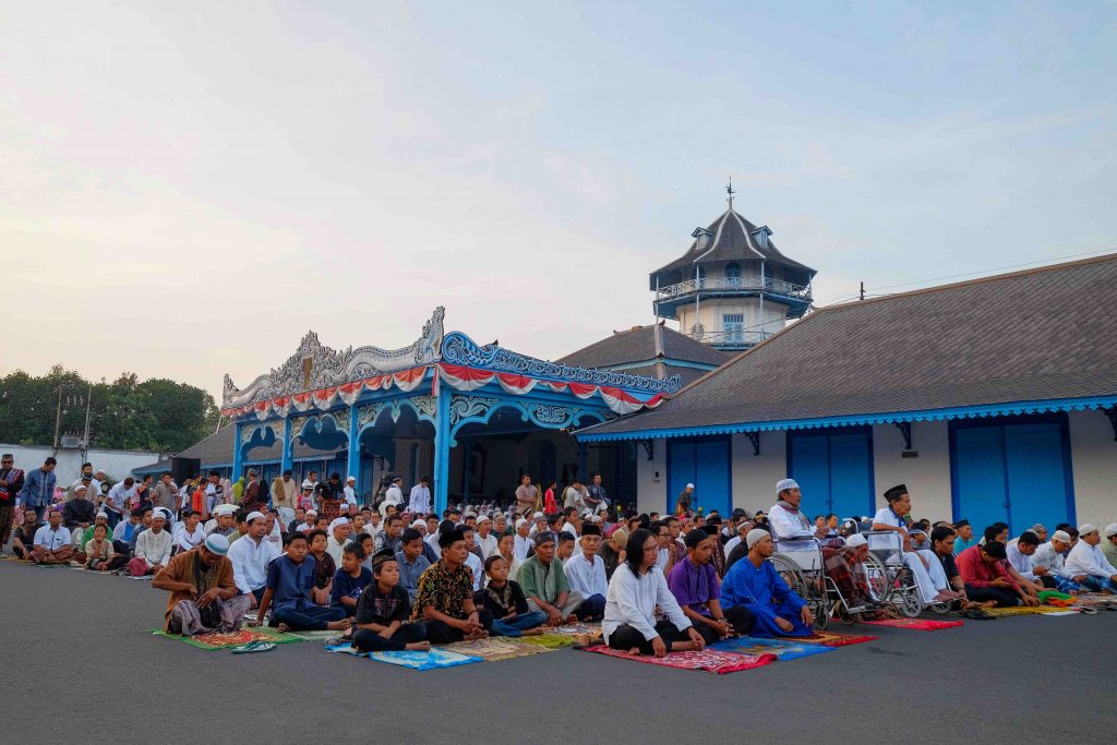 tata cara sholat jenazah (source shutterstock)