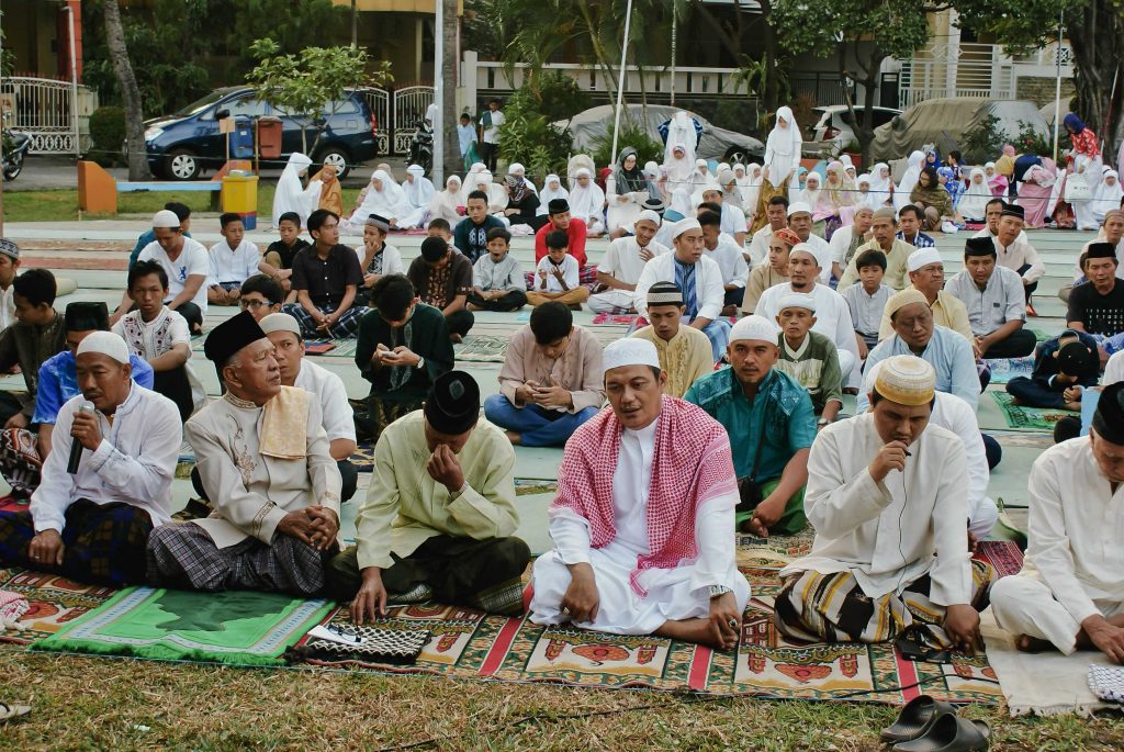 waktu sholat tarawih (source shutterstock) 