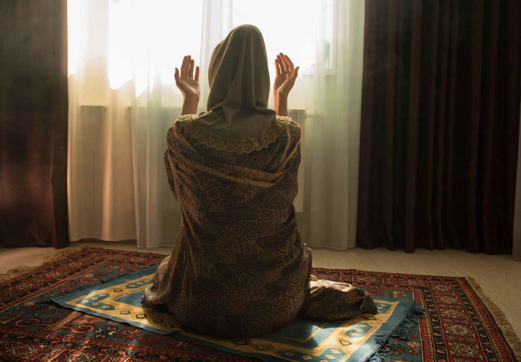 Hukum Sholat Berjamaah bagi Wanita