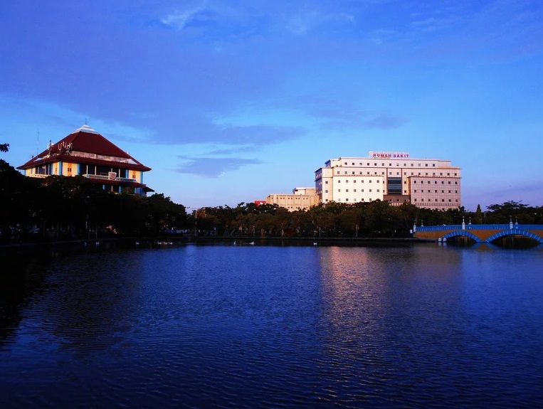 tempat ngabuburit di surabaya