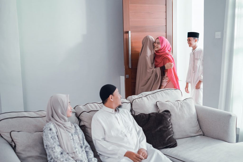 Perbedaan Silaturahmi dan Silaturahim