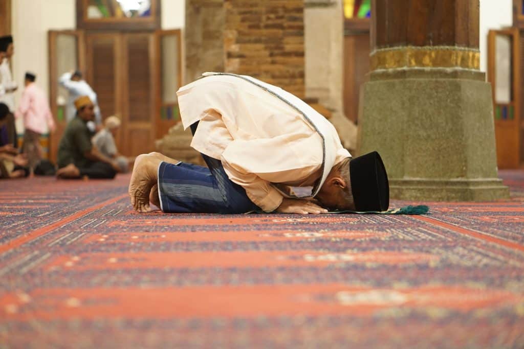niat sholat jumat di rumah